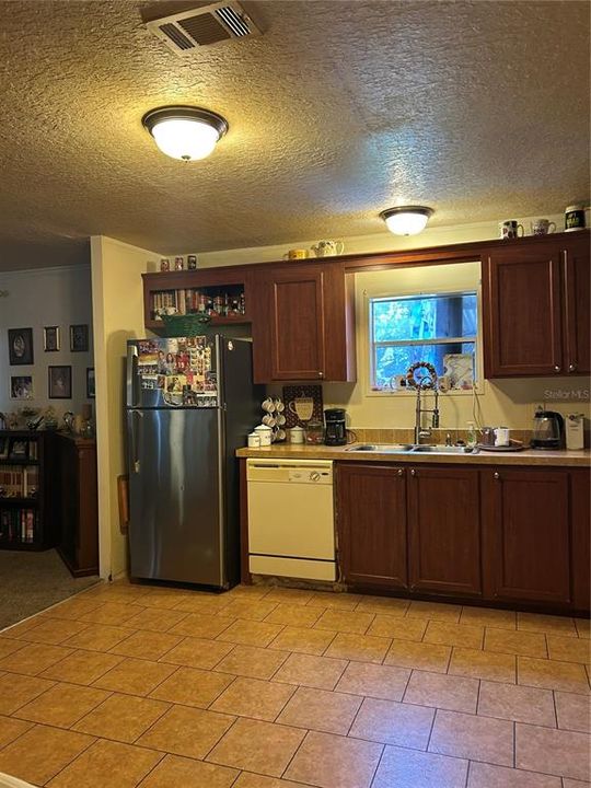 En Venta: $259,900 (3 camas, 2 baños, 1716 Pies cuadrados)