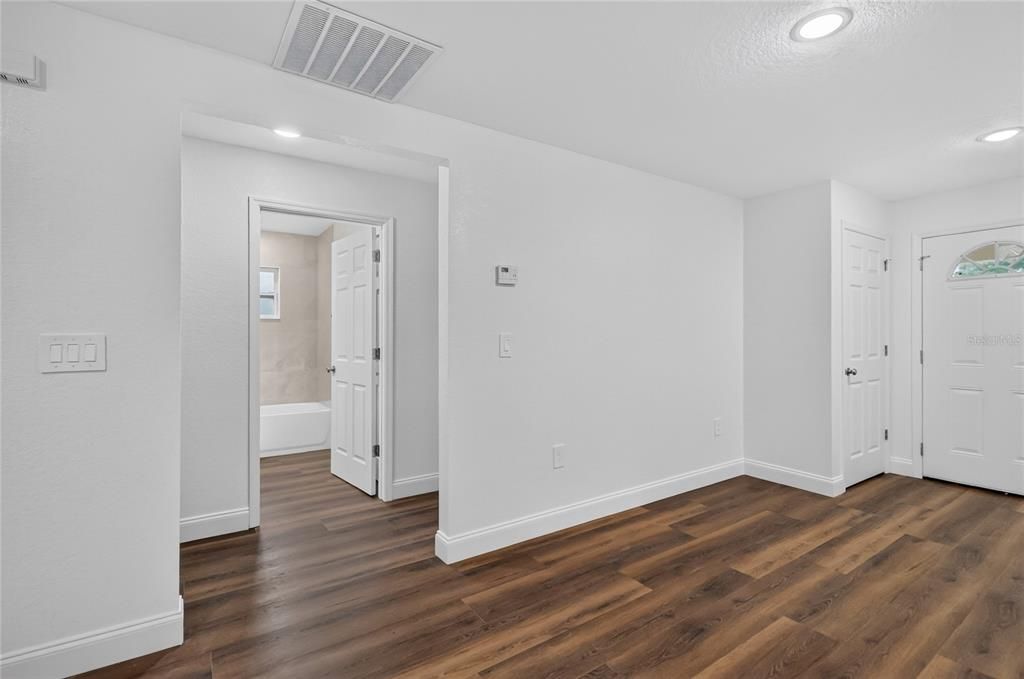 На продажу: $319,900 (3 спален, 2 ванн, 1484 Квадратных фут)