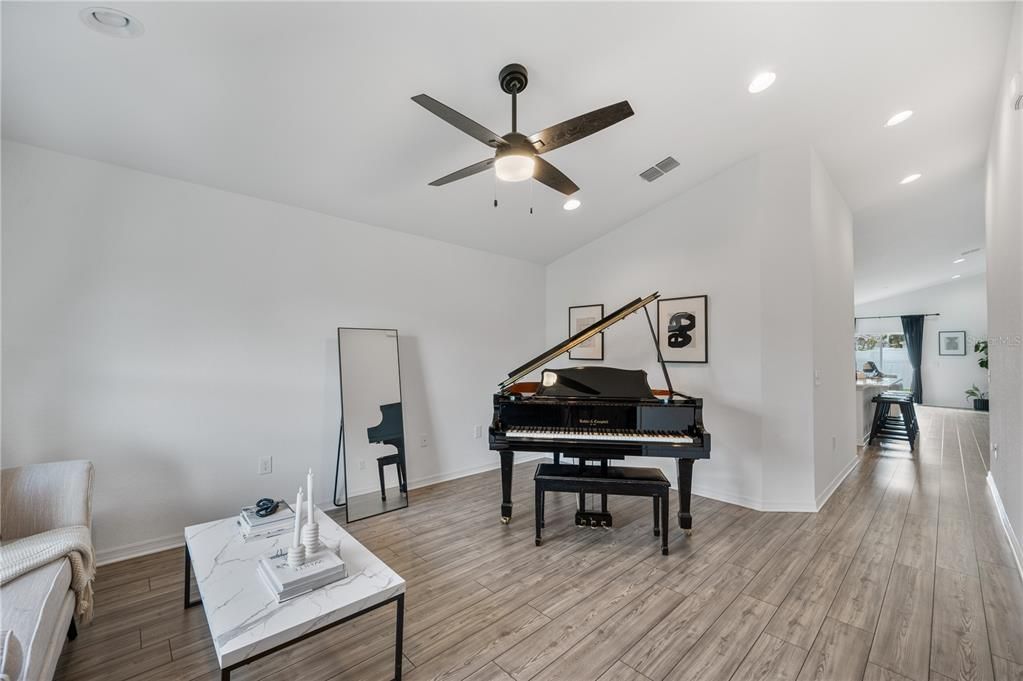 For Sale: $411,000 (4 beds, 2 baths, 1940 Square Feet)