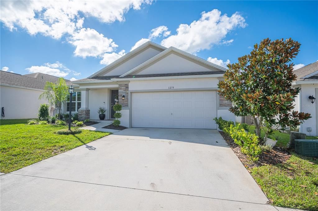For Sale: $411,000 (4 beds, 2 baths, 1940 Square Feet)