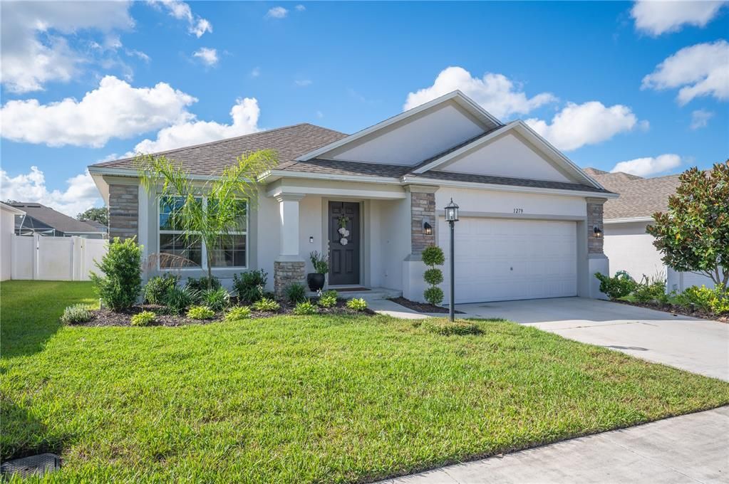 For Sale: $411,000 (4 beds, 2 baths, 1940 Square Feet)