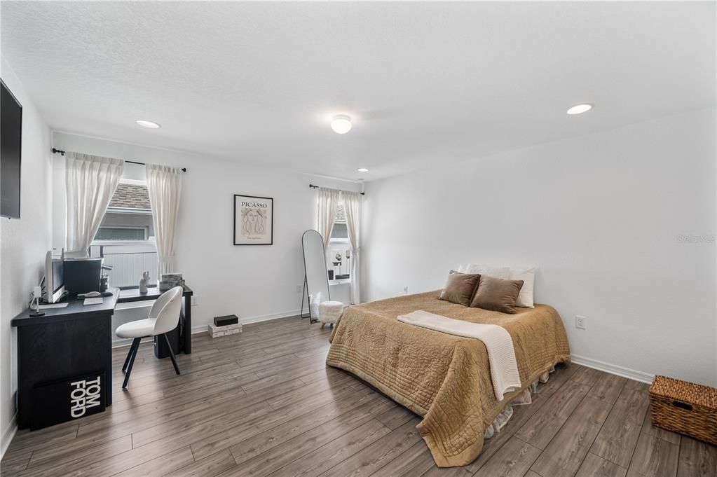 For Sale: $411,000 (4 beds, 2 baths, 1940 Square Feet)