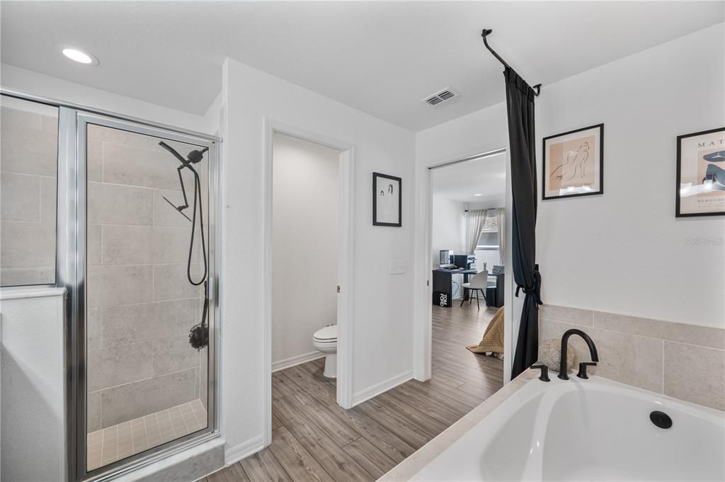 For Sale: $411,000 (4 beds, 2 baths, 1940 Square Feet)