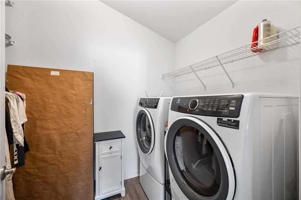 For Sale: $411,000 (4 beds, 2 baths, 1940 Square Feet)