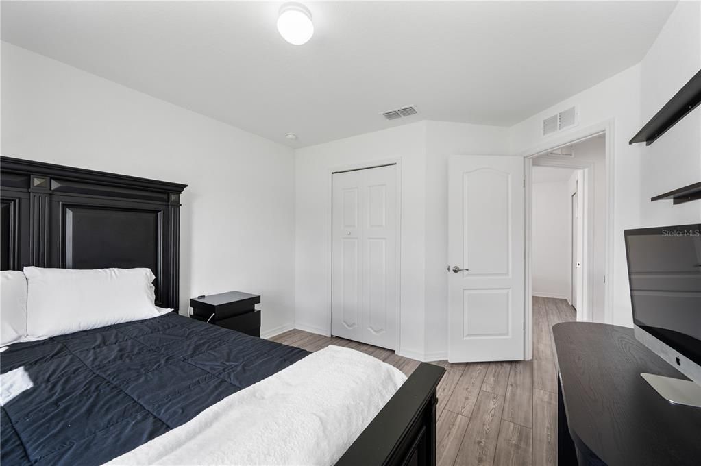 For Sale: $411,000 (4 beds, 2 baths, 1940 Square Feet)