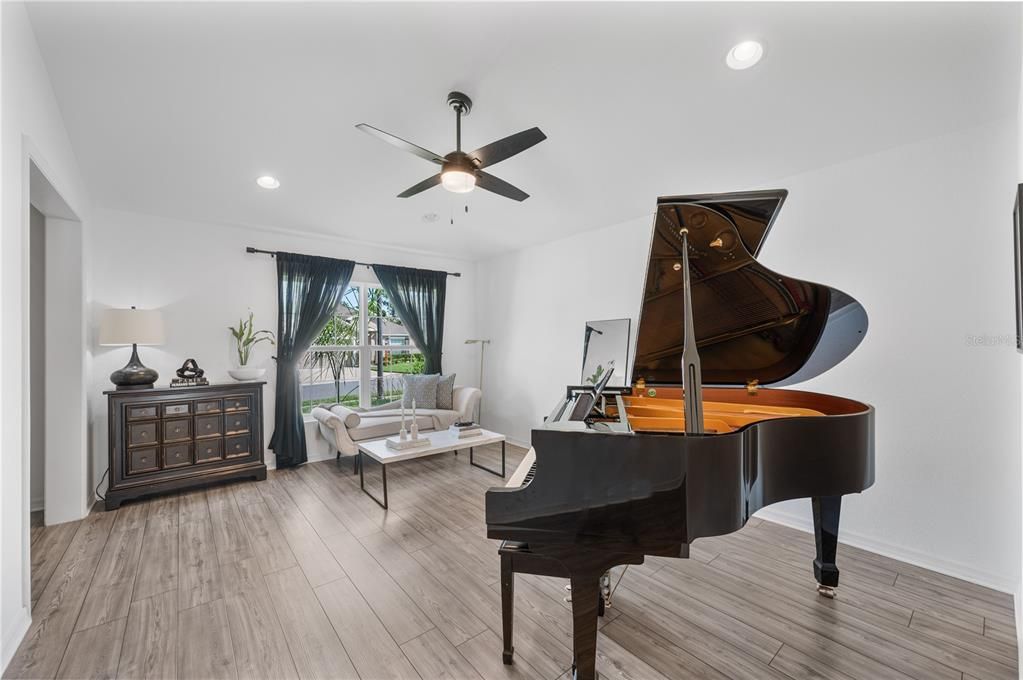 For Sale: $411,000 (4 beds, 2 baths, 1940 Square Feet)