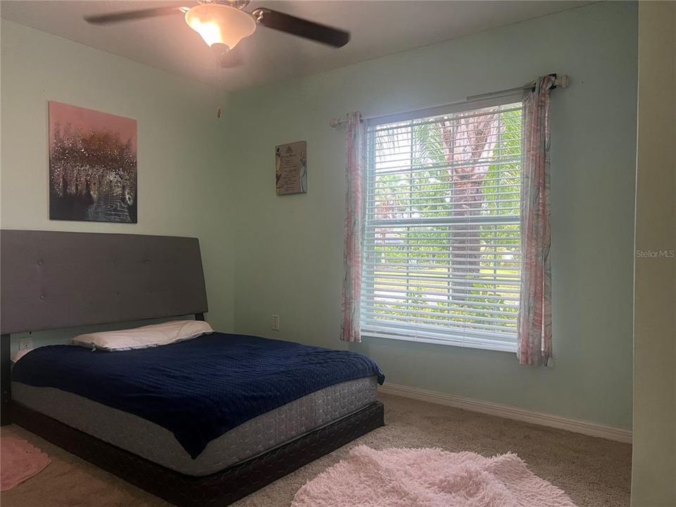 En Venta: $275,000 (4 camas, 2 baños, 1935 Pies cuadrados)