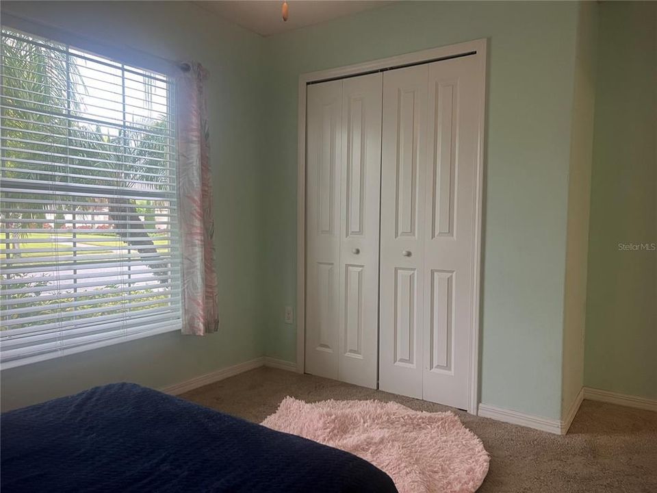 En Venta: $275,000 (4 camas, 2 baños, 1935 Pies cuadrados)
