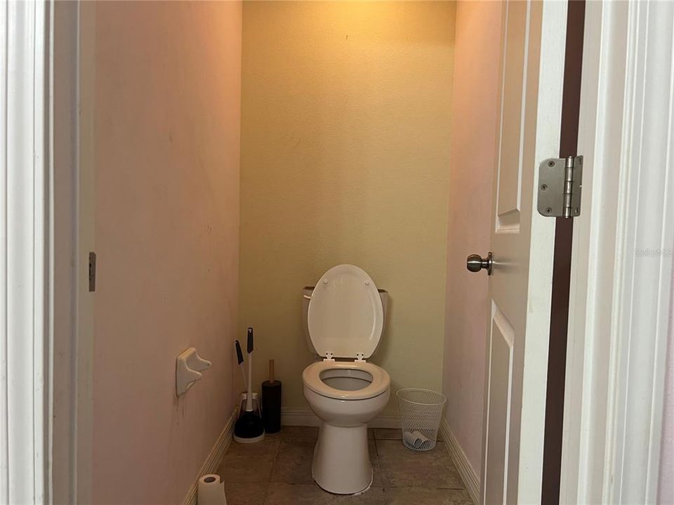 En Venta: $275,000 (4 camas, 2 baños, 1935 Pies cuadrados)