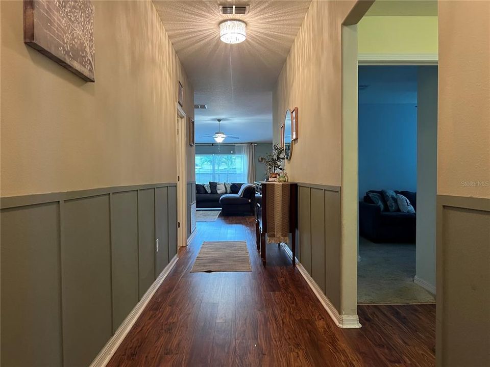 En Venta: $275,000 (4 camas, 2 baños, 1935 Pies cuadrados)