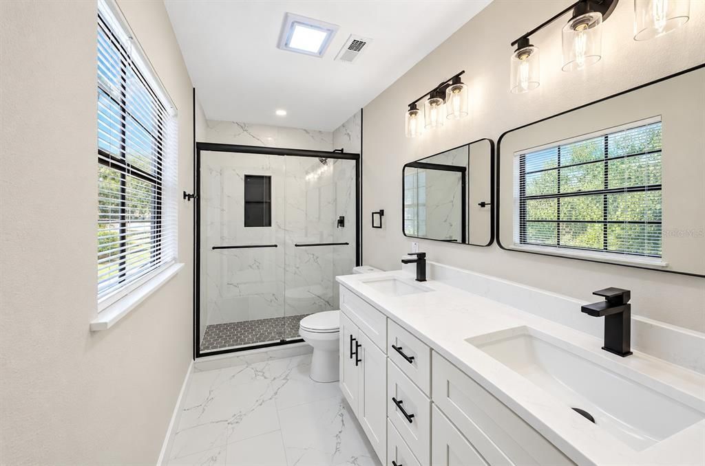 For Sale: $399,900 (4 beds, 2 baths, 1676 Square Feet)