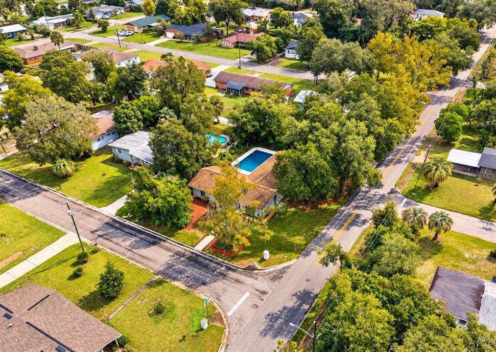 For Sale: $399,900 (4 beds, 2 baths, 1676 Square Feet)