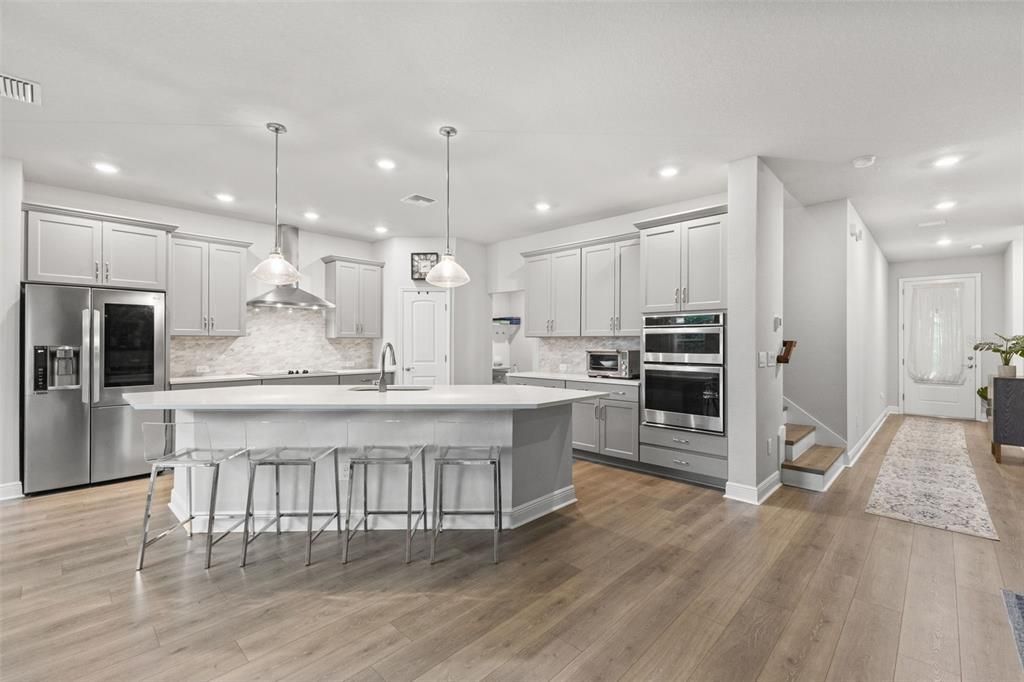 For Sale: $950,000 (4 beds, 3 baths, 2687 Square Feet)