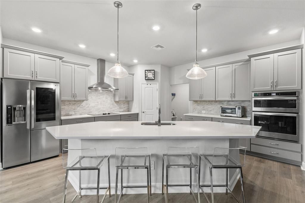 For Sale: $950,000 (4 beds, 3 baths, 2687 Square Feet)