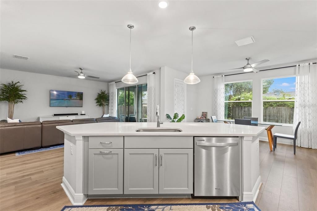 For Sale: $950,000 (4 beds, 3 baths, 2687 Square Feet)