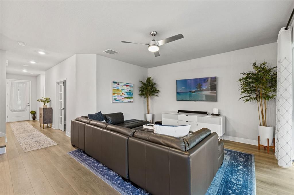 For Sale: $950,000 (4 beds, 3 baths, 2687 Square Feet)