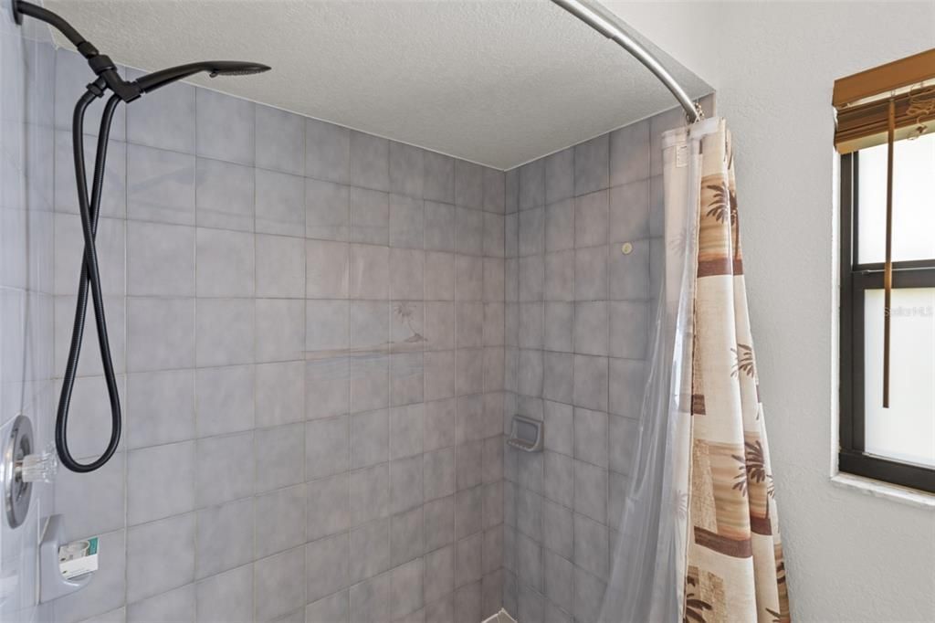 Active With Contract: $750,000 (4 beds, 3 baths, 3982 Square Feet)