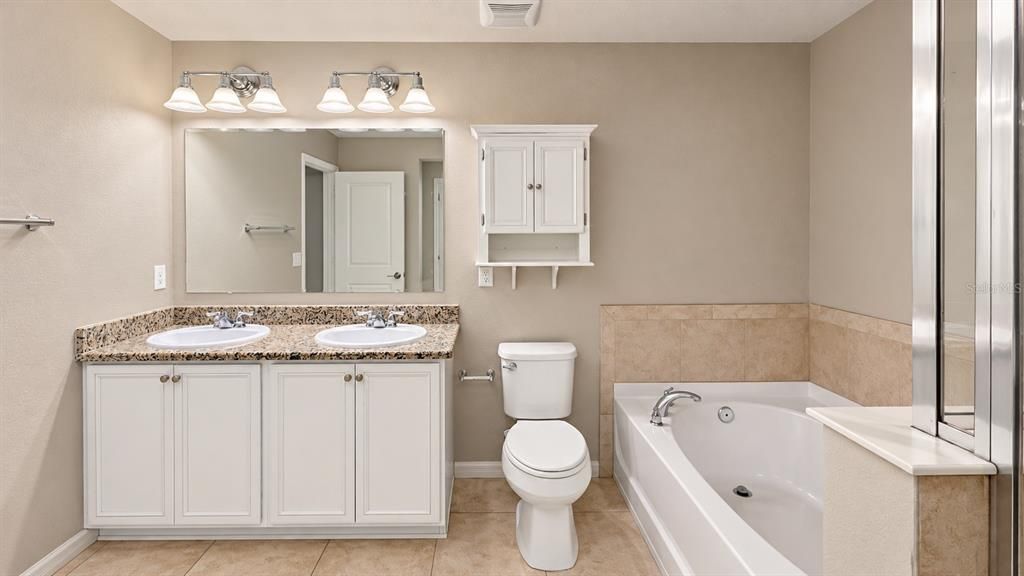 For Rent: $2,700 (3 beds, 2 baths, 1912 Square Feet)