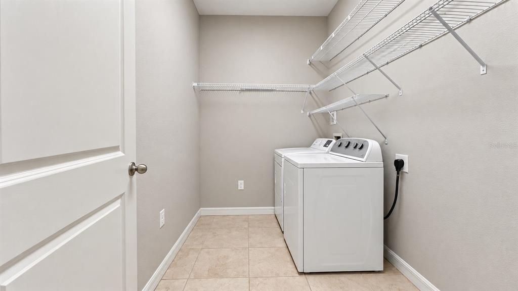 For Rent: $2,700 (3 beds, 2 baths, 1912 Square Feet)