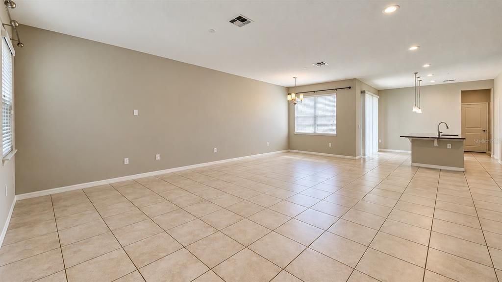 For Rent: $2,700 (3 beds, 2 baths, 1912 Square Feet)