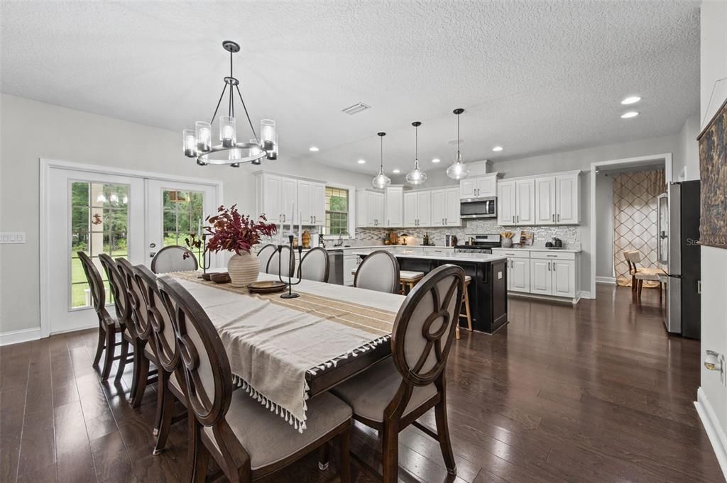 For Sale: $779,000 (4 beds, 3 baths, 4488 Square Feet)