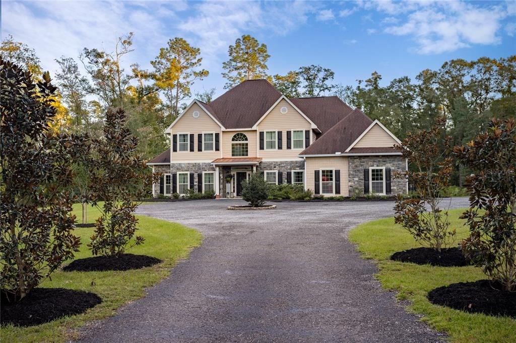 For Sale: $779,000 (4 beds, 3 baths, 4488 Square Feet)