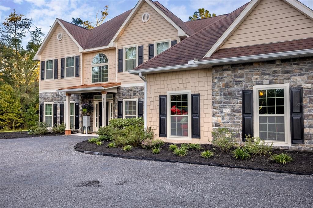 For Sale: $779,000 (4 beds, 3 baths, 4488 Square Feet)