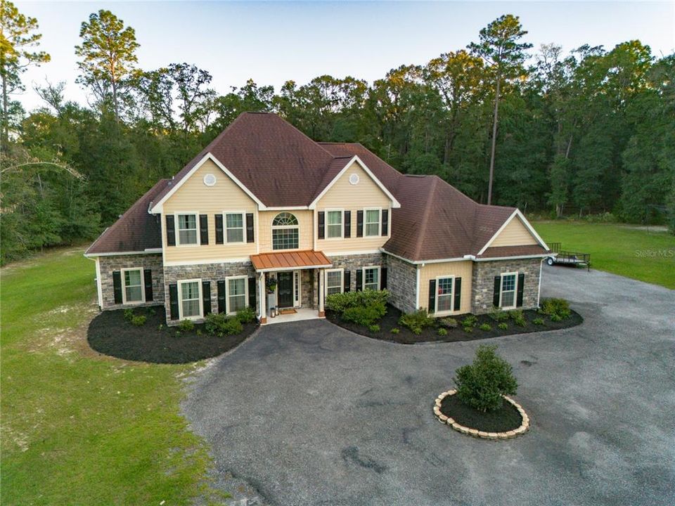 For Sale: $779,000 (4 beds, 3 baths, 4488 Square Feet)
