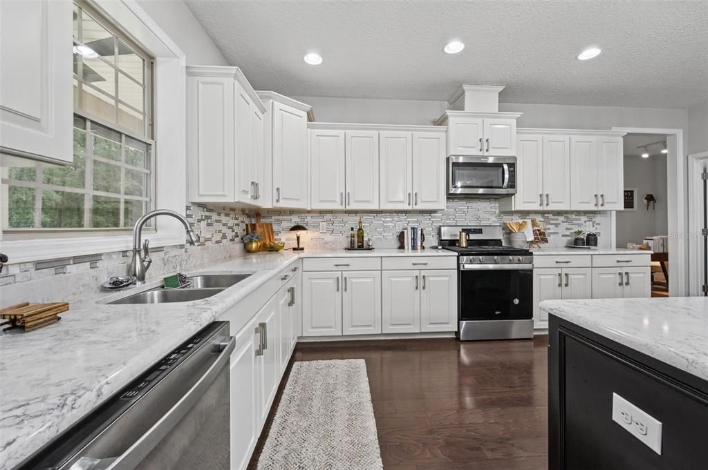 For Sale: $779,000 (4 beds, 3 baths, 4488 Square Feet)