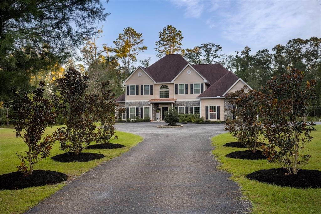 For Sale: $779,000 (4 beds, 3 baths, 4488 Square Feet)
