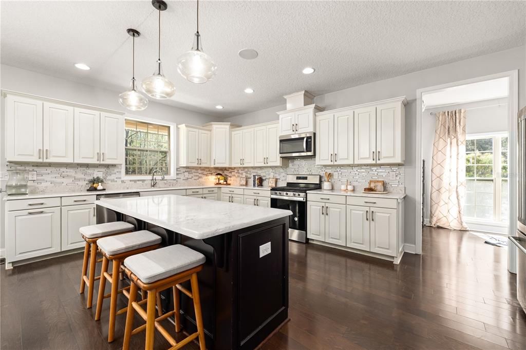 For Sale: $779,000 (4 beds, 3 baths, 4488 Square Feet)
