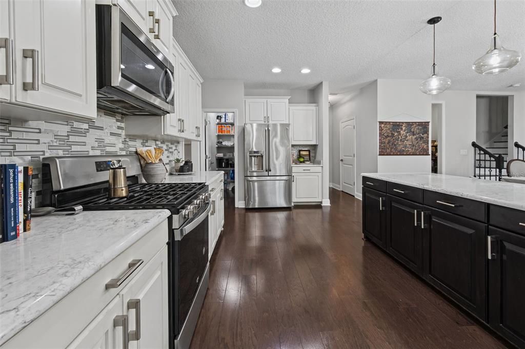 For Sale: $779,000 (4 beds, 3 baths, 4488 Square Feet)