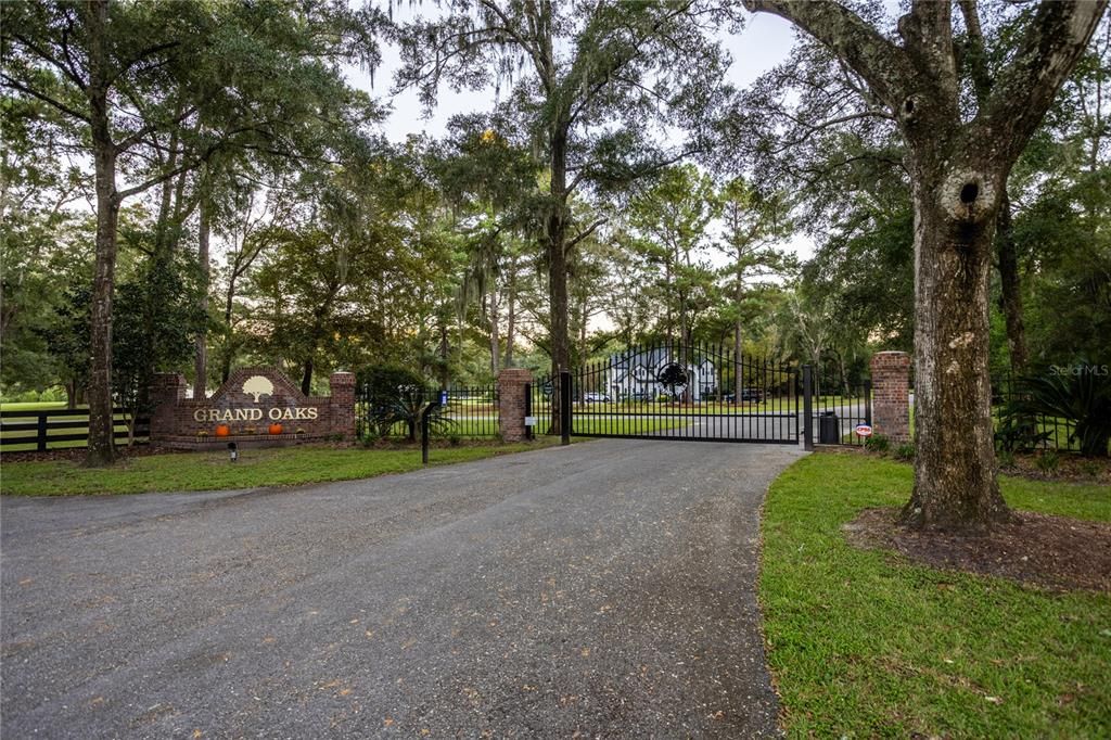 For Sale: $779,000 (4 beds, 3 baths, 4488 Square Feet)