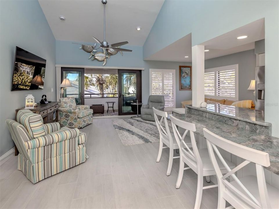 For Sale: $515,000 (2 beds, 2 baths, 934 Square Feet)