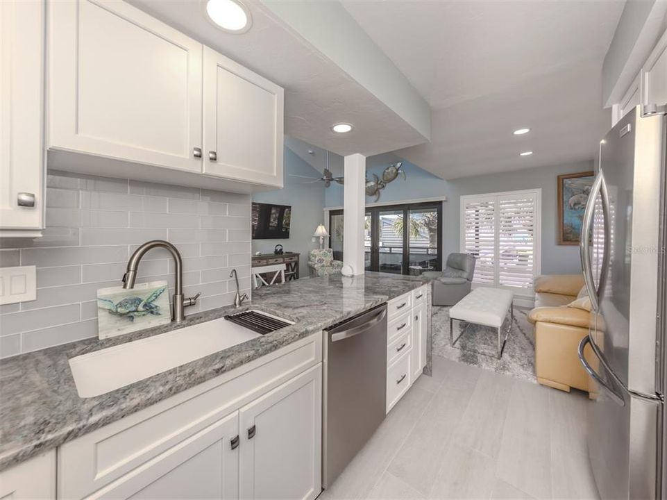 For Sale: $515,000 (2 beds, 2 baths, 934 Square Feet)