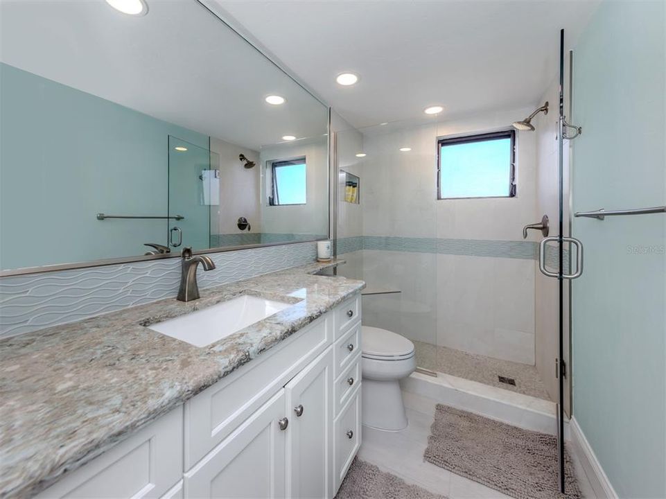 For Sale: $515,000 (2 beds, 2 baths, 934 Square Feet)