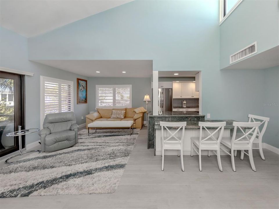 For Sale: $515,000 (2 beds, 2 baths, 934 Square Feet)