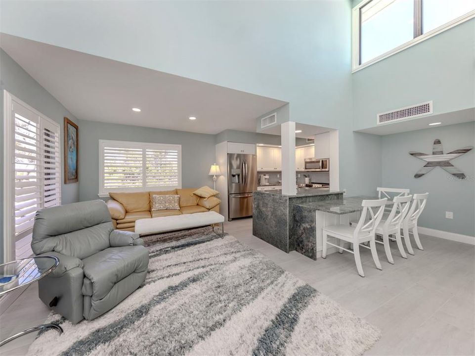 For Sale: $515,000 (2 beds, 2 baths, 934 Square Feet)