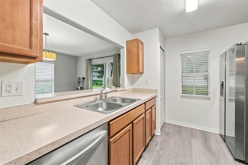 For Sale: $179,900 (3 beds, 2 baths, 1363 Square Feet)