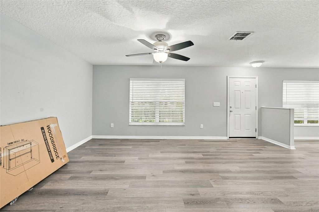 For Sale: $179,900 (3 beds, 2 baths, 1363 Square Feet)