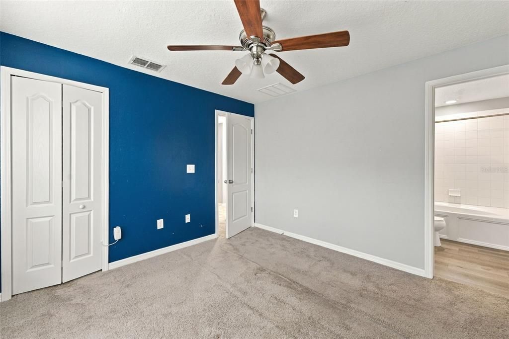 For Sale: $179,900 (3 beds, 2 baths, 1363 Square Feet)