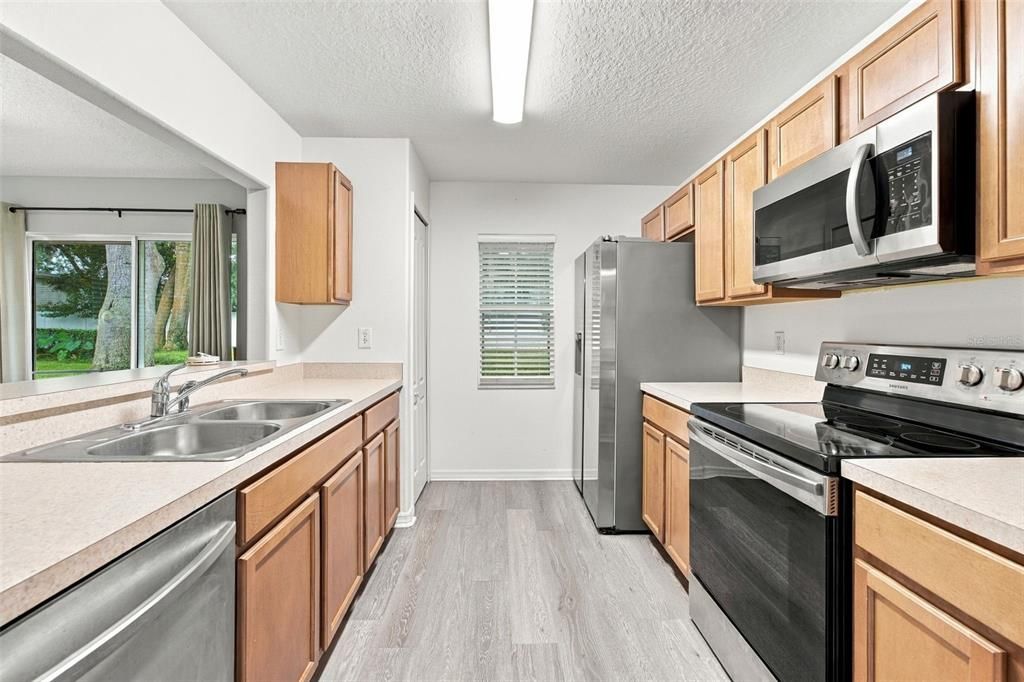 For Sale: $179,900 (3 beds, 2 baths, 1363 Square Feet)