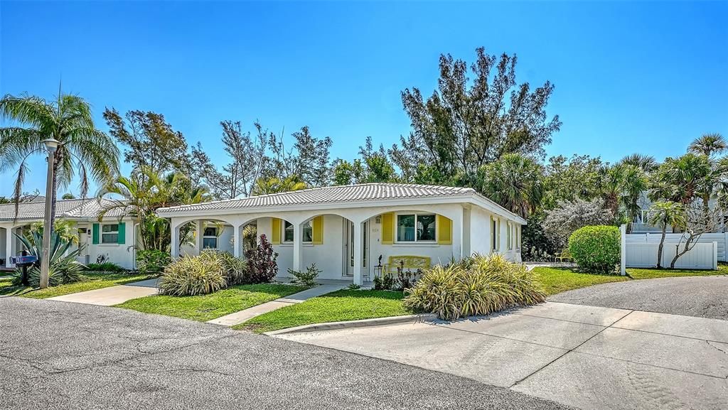 En Venta: $425,000 (2 camas, 2 baños, 1326 Pies cuadrados)
