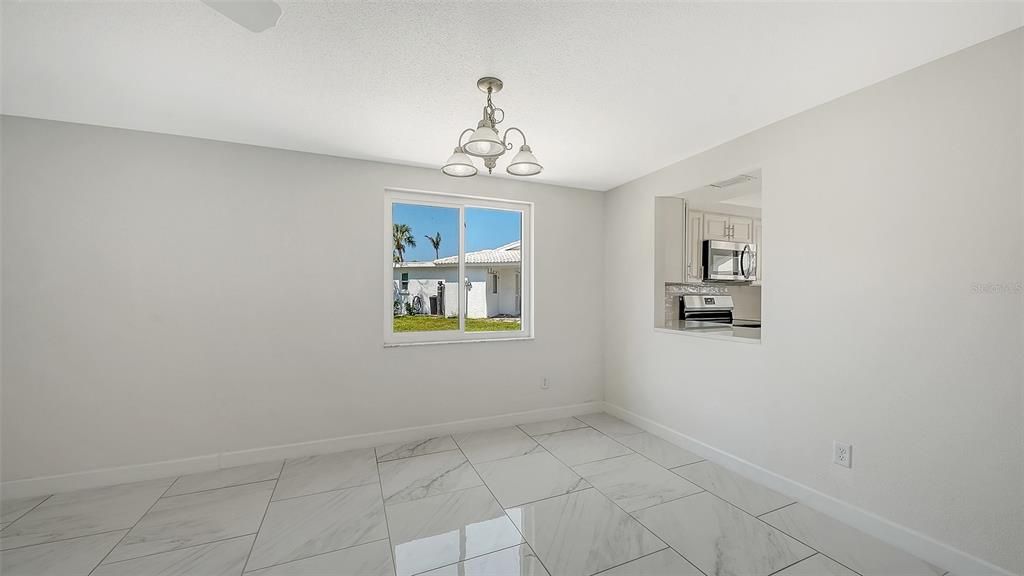 En Venta: $425,000 (2 camas, 2 baños, 1326 Pies cuadrados)