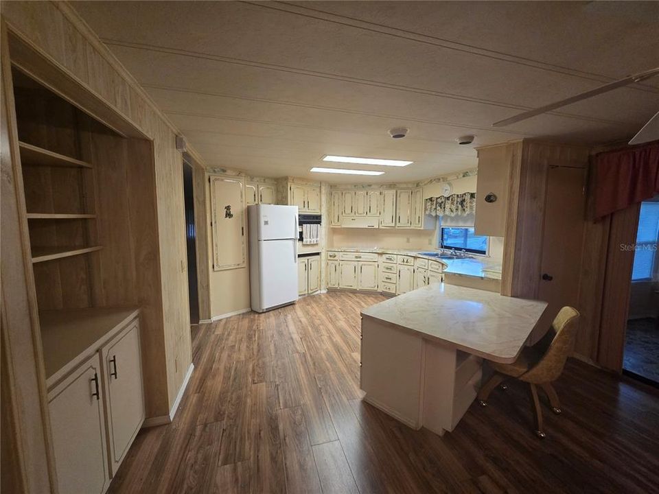 На продажу: $155,000 (2 спален, 2 ванн, 1488 Квадратных фут)