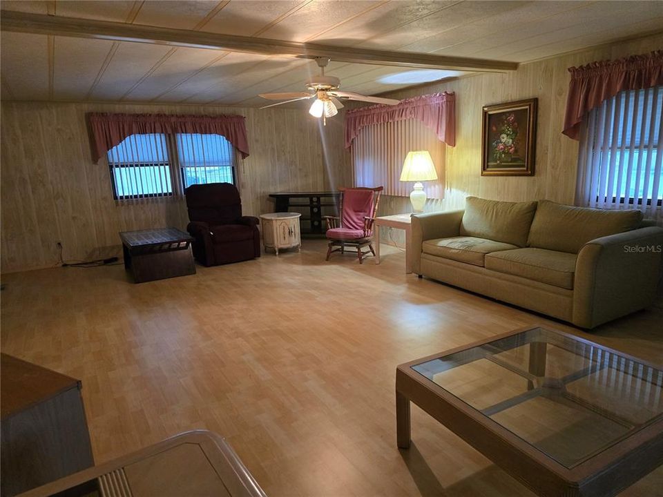На продажу: $155,000 (2 спален, 2 ванн, 1488 Квадратных фут)