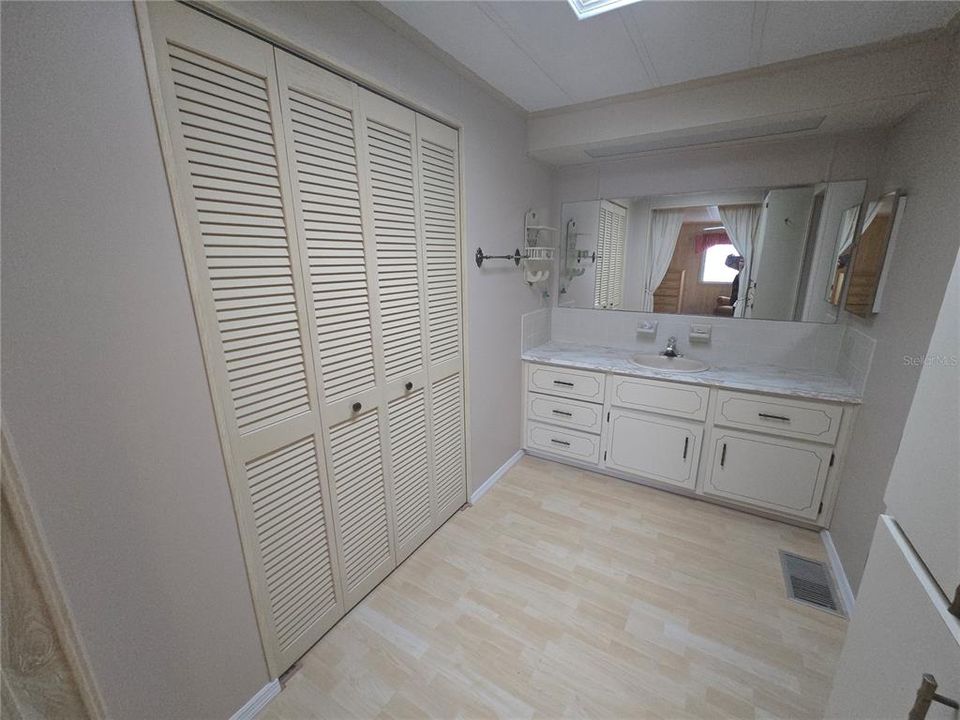 На продажу: $155,000 (2 спален, 2 ванн, 1488 Квадратных фут)
