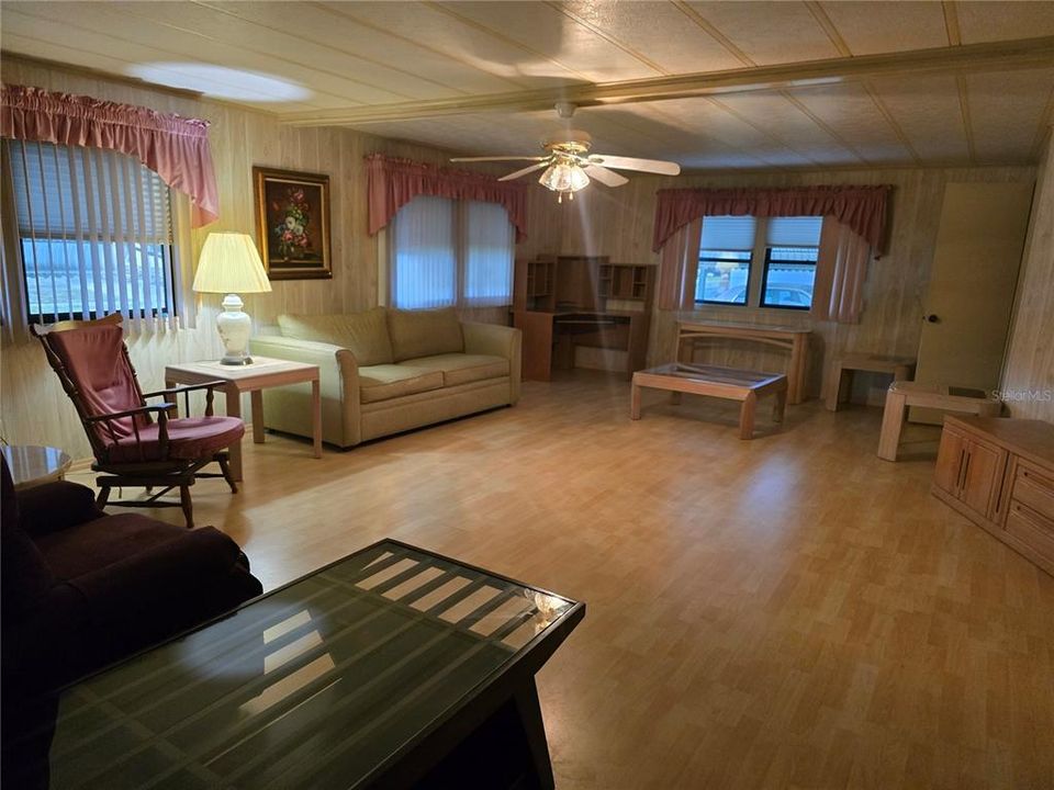 На продажу: $155,000 (2 спален, 2 ванн, 1488 Квадратных фут)