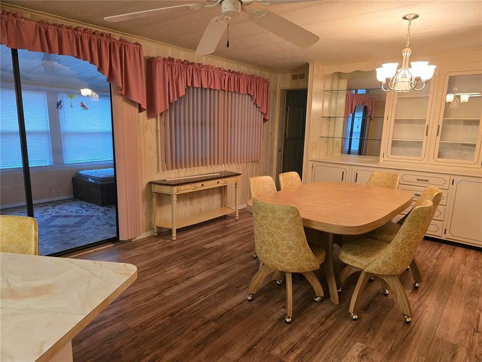 На продажу: $155,000 (2 спален, 2 ванн, 1488 Квадратных фут)