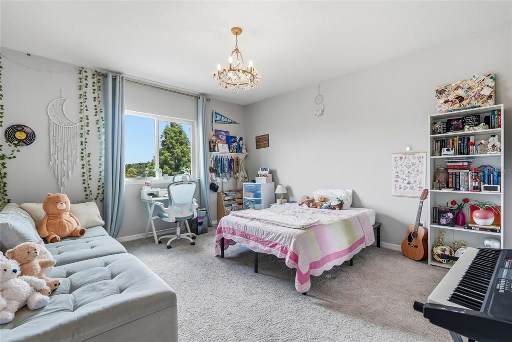 В аренду: $4,000 (6 спален, 3 ванн, 4442 Квадратных фут)